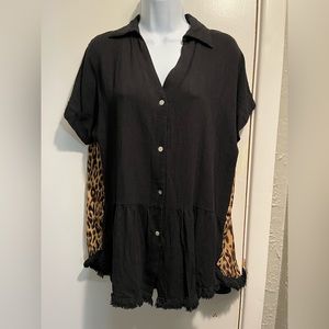 NWT Umgee leopard print blouse